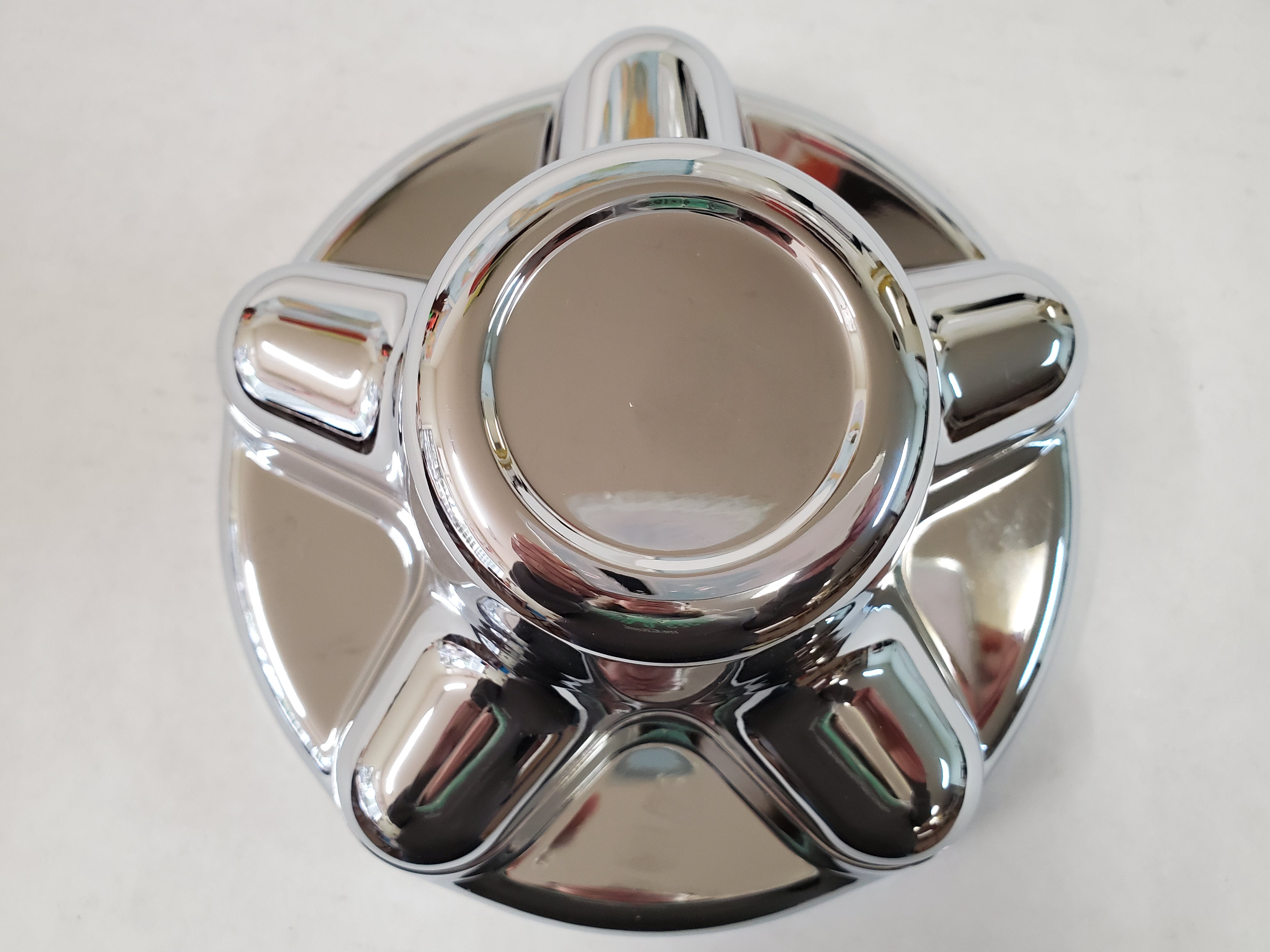 Eagle 4-Pack 17.5" Stainless Steel Wheel Simulator / Hubcaps For Heavy Duty Trailers - 8 Lug, 2 Hole