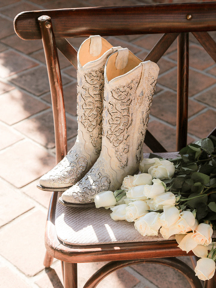 A3322 - Women's White Glittered Inlay and Crystals Snip Toe Wedding Cowboy Boot