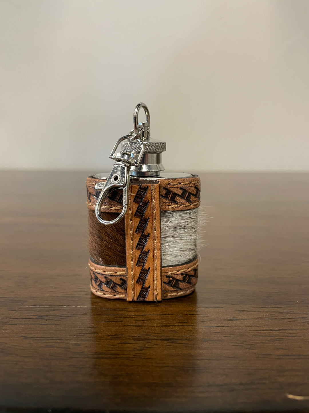 1 oz Mini Flask Key Chain - Cowhide Brown/White